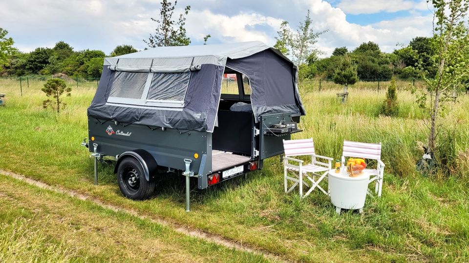 Vermietung Faltcaravan Zeltanhänger Mini Wohnwagen - Klappcamper mieten Kofferanhänger mit Dachzelt in Syke