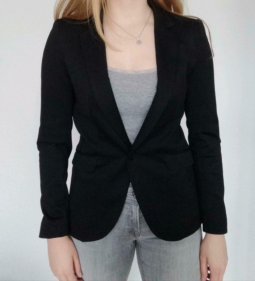 Schwarzer Blazer in Bielefeld