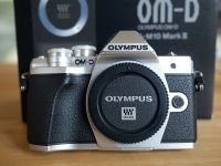 Olympus OM-D E-M10 Mark III silber Body, Zubehör und Objektiv Nordrhein-Westfalen - Hiddenhausen Vorschau