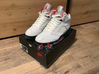 Neuwertig - Nike Air Jordan 5 Retro Fire Red - US10 / EU 44 Bayern - Dürrwangen Vorschau