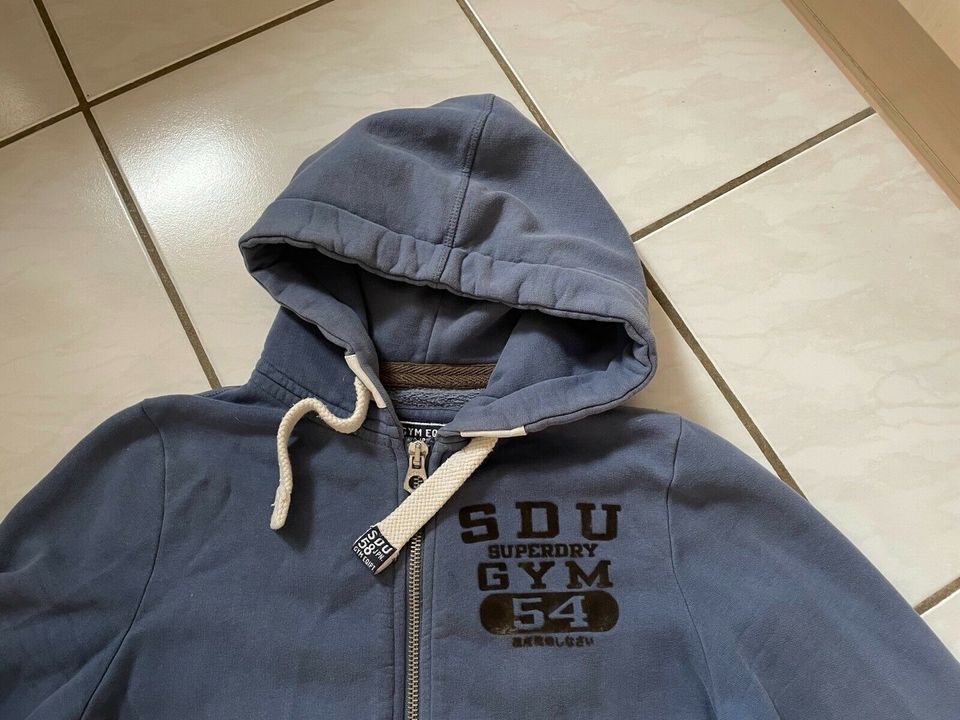 SUPERDRY - Jacke - Sweatshirtjacke mit Kapuze - mittelblau - Gr.M in Holzminden