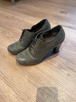 Tamaris 38 Pumps Anzugsschuhe grau blau Leder Schnürschuh Niedersachsen - Harpstedt Vorschau