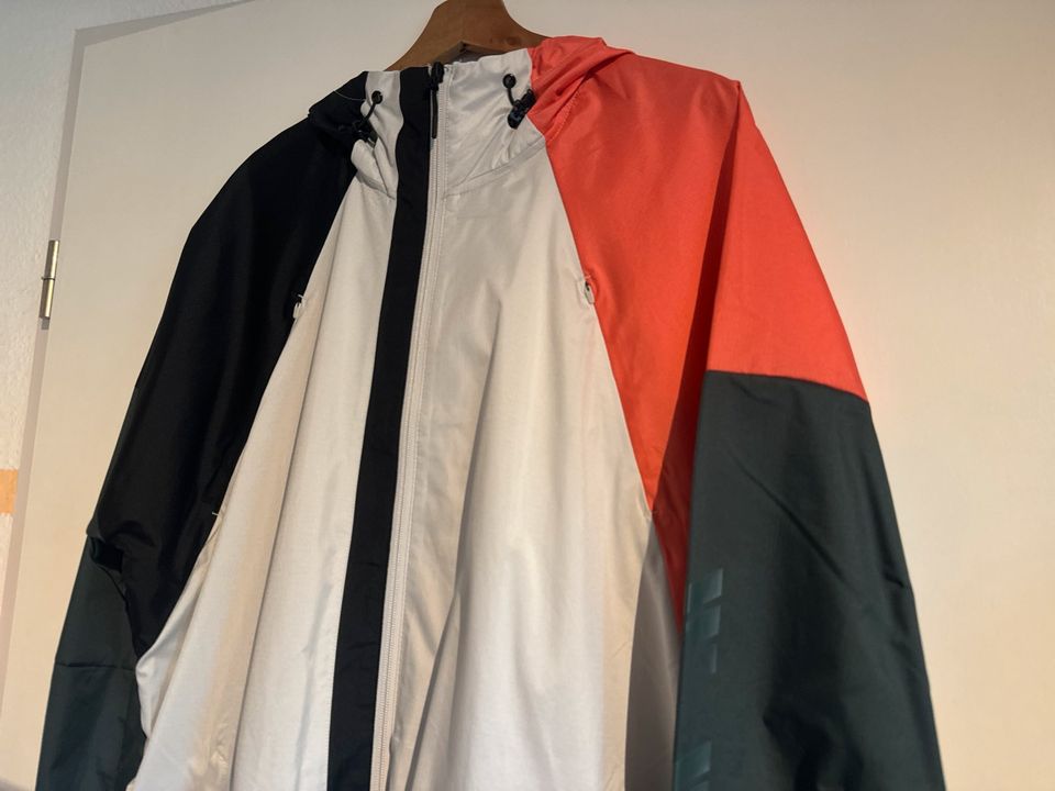 Adidas Jacke in Neumünster