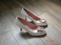 NEU Lederschuhe Leder Schuhe Pumps creme Gr. 38 Nordrhein-Westfalen - Haltern am See Vorschau