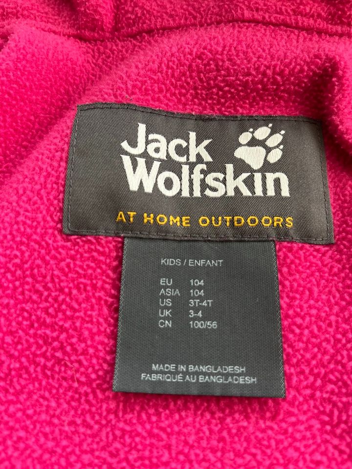 Jacke Snowy Days Jack Wolfskin Gr. 104 Mädchen in Rotenburg (Wümme)