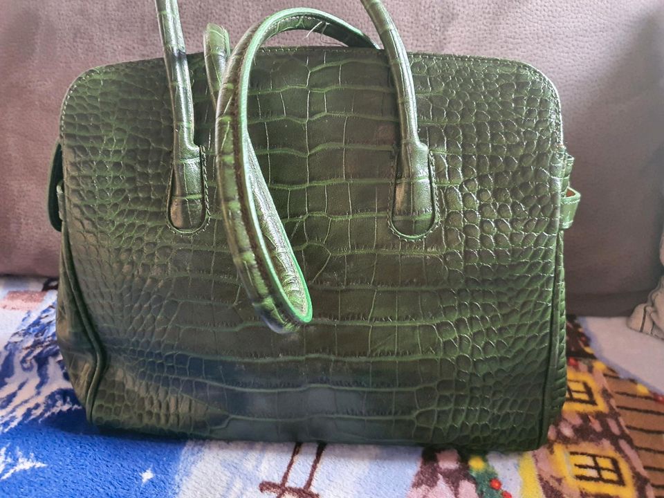 Tolle Ledertasche aus Italien in Stephanskirchen