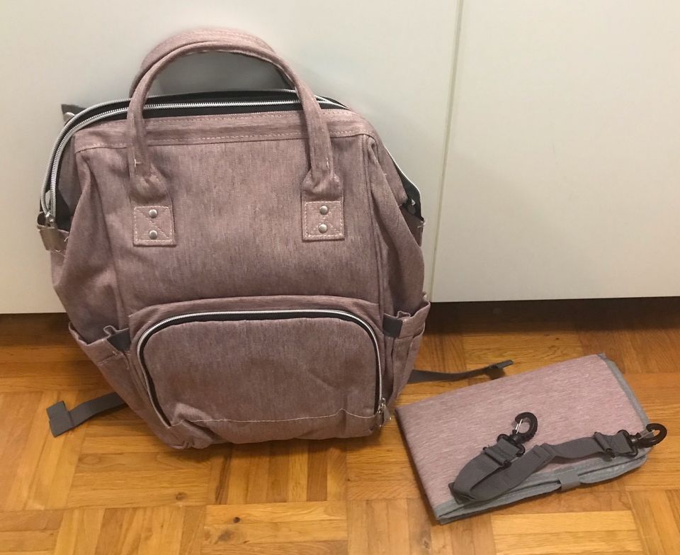 Baby/Kinder Wickelrucksack/Wickeltasche, mit Zubehör,rosa, Neu! in Freiburg im Breisgau