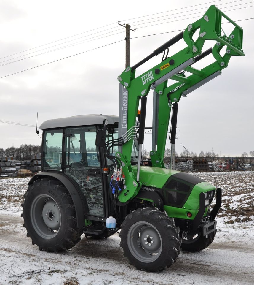 Frontlader MT01 Titan Trägkraft 1300 KG für Deutz Fahr in Neuhardenberg