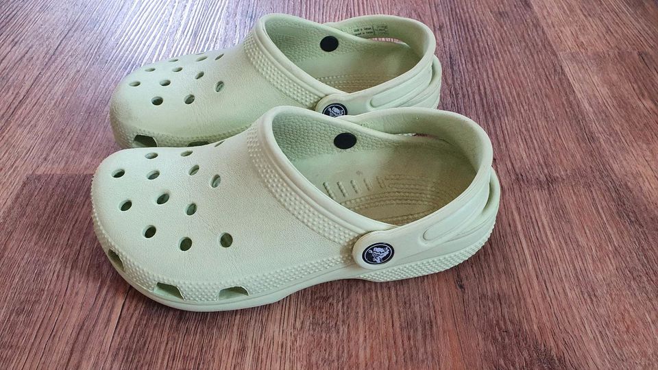 Crocs Gr.J2 33-34 neuwertig in Rostock