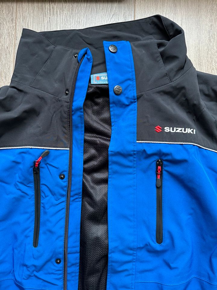 SUZUKI Collection Team Jacke Gr. L / blau-schwarz in Schwelm