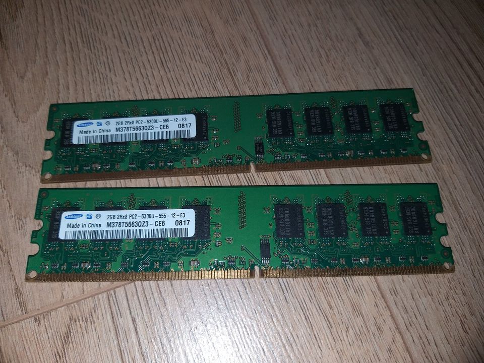 Samsung DDR2 RAM M378T5663Q-CE6 2GB 2Rx8 PC2-5300U-555-12-E3 in Saarlouis