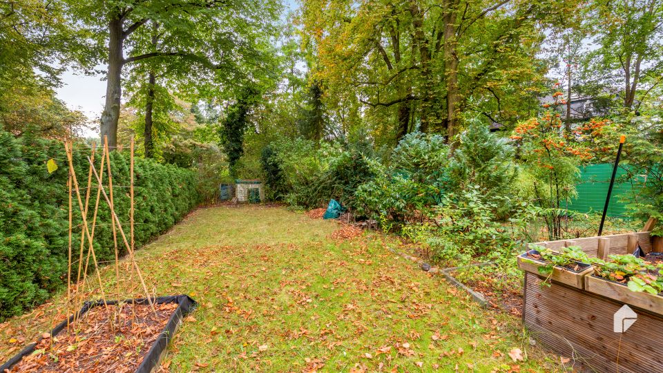 Traumhafte Souterrainwohnung mit Wintergarten und eigenem Garten in Berlin Tegel in Berlin