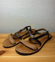 UGG Sandalen in Gr. 40 (Echtleder, silber/cognac) Nordrhein-Westfalen - Wenden Vorschau