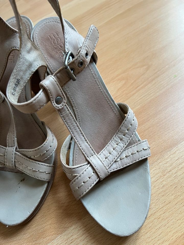 Lederschuhe Sandalen Esprit 39 beige nude Pumps Sommer in Berlin