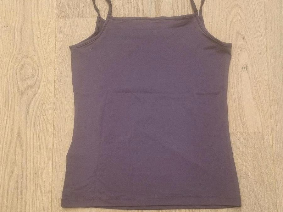 2 Trägershirts lila/aubergine Größe M von MEXX in Warthausen