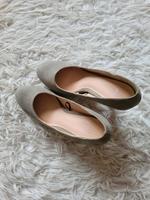 *NEU* H&M Pumps grau Gr.37 Niedersachsen - Wolfsburg Vorschau