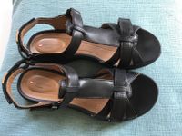 Sandalen von „Clarks“ , Gr. 39, neuwertig, Berlin - Westend Vorschau