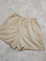 ZARA Shorts Beige Gr. 38 – NEU ohne Etikett – modische Loch-Optik Bremen - Vegesack Vorschau