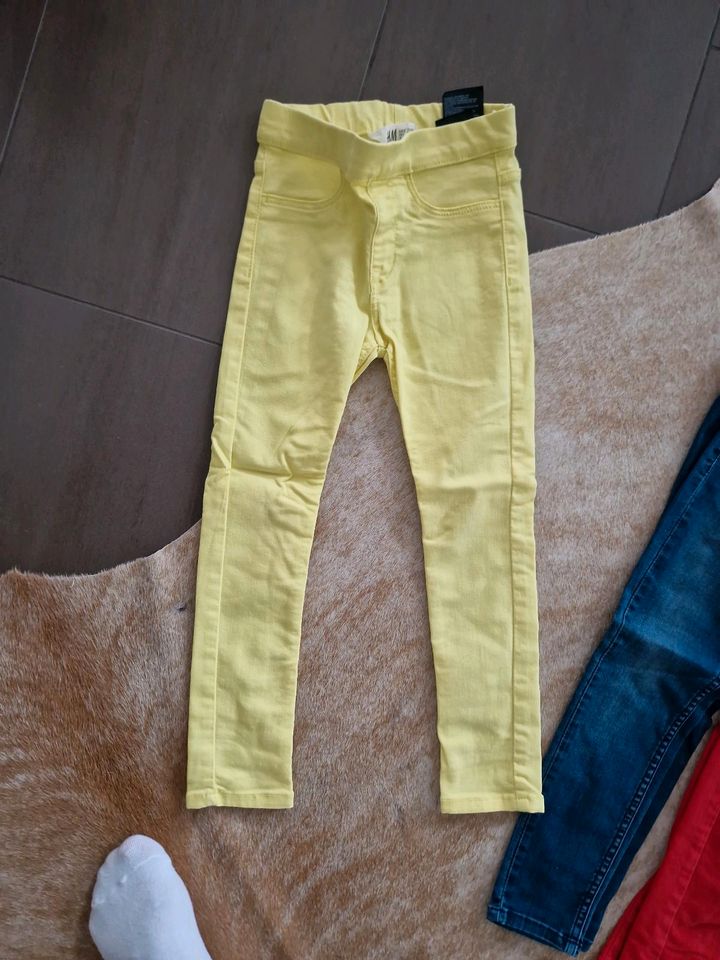 Hose Gr.110 H&M je 3€ in Scheeßel