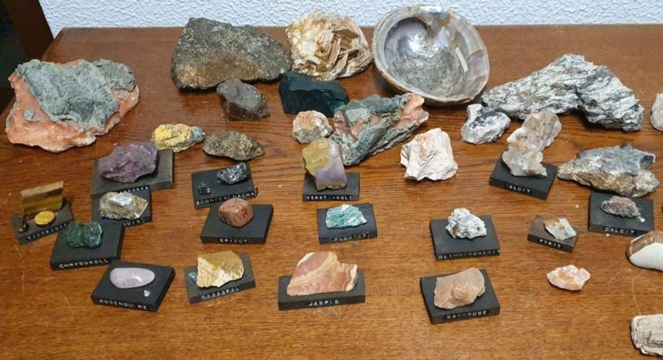 Mineralien Sammlung Edelsteine Kristall Bergkristall Rosenquarz in Hohenlockstedt