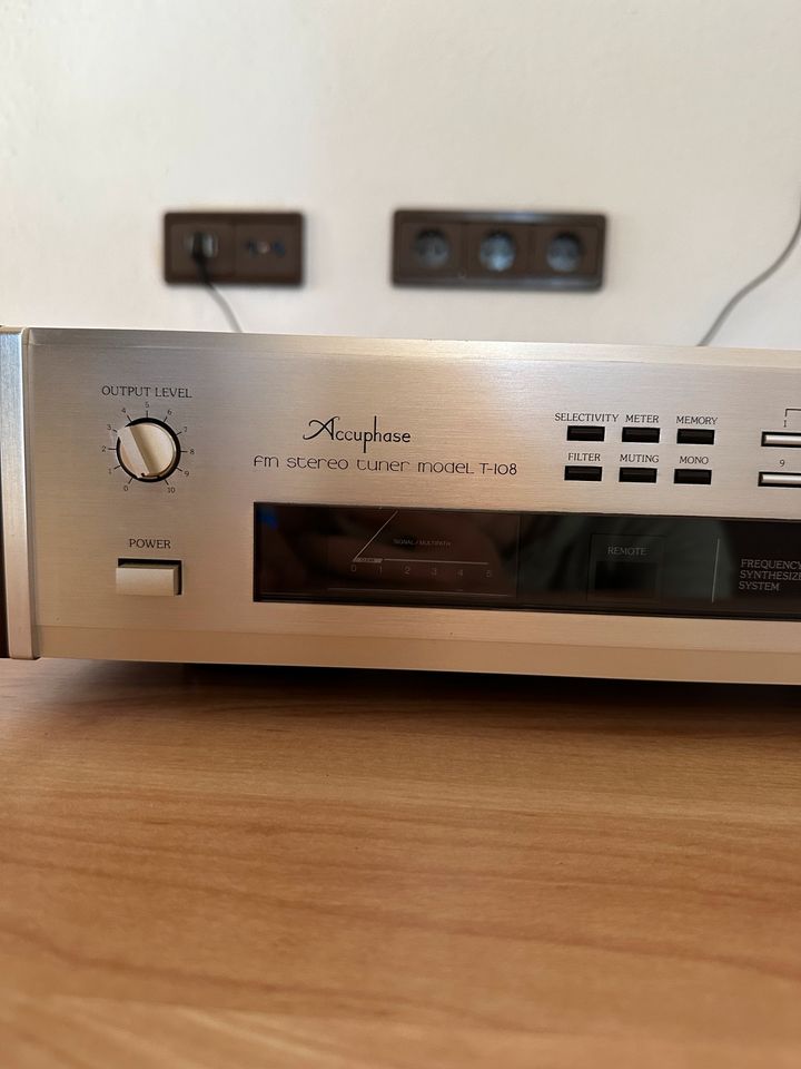 Accuphase Tuner T-108 in Linz am Rhein