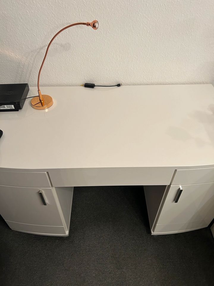 Schreibtisch- glanzweiß - 130x75x65 in Göttingen