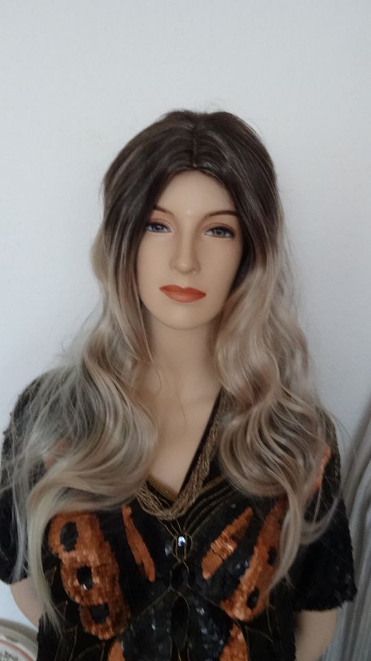 Damen Perücken LANGE Haare ca.60 cm braun/blond New Fashion in Oranienburg