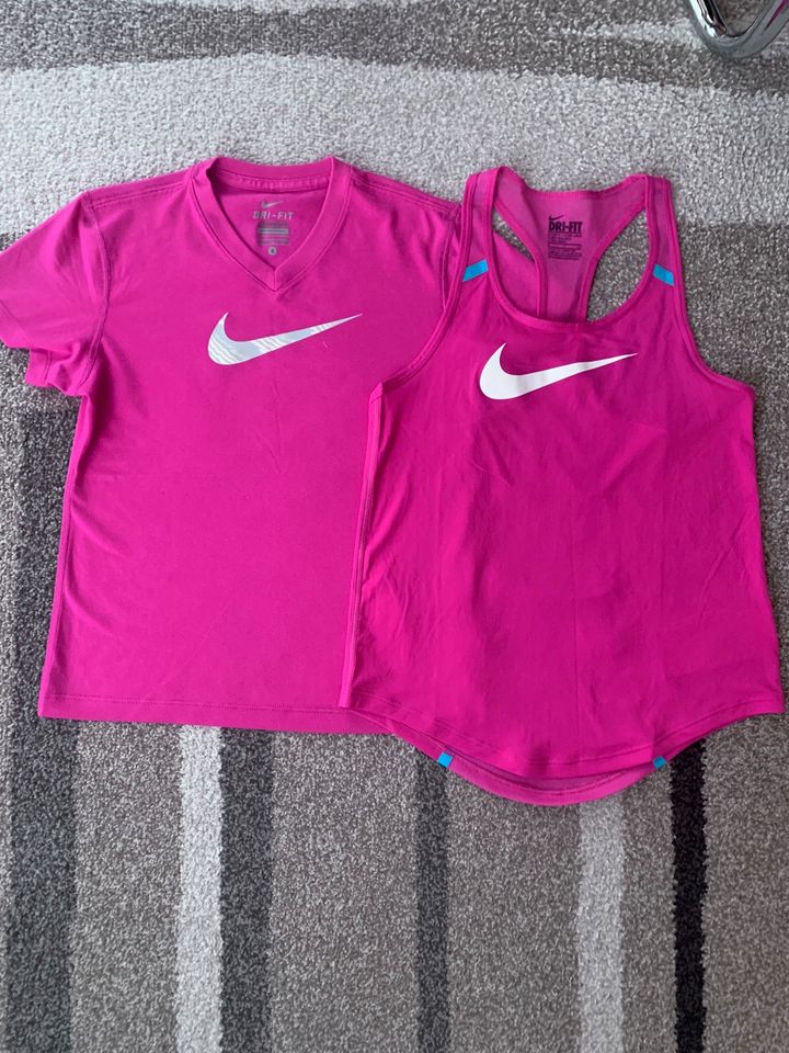 Hoodie t shirt clearance nike