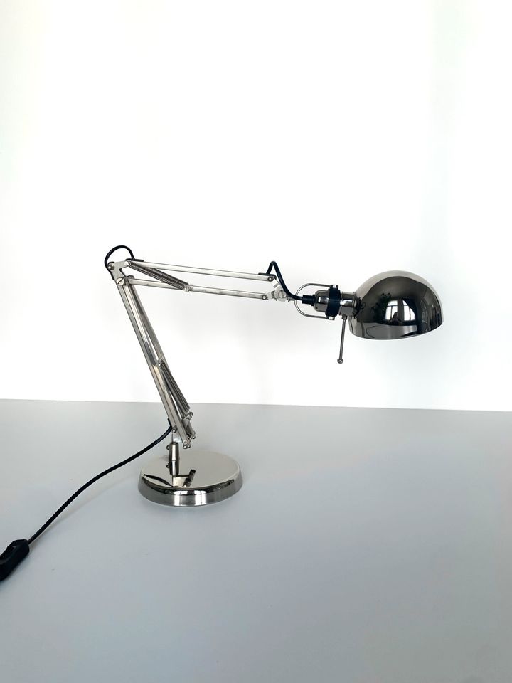 IKEA  Schreibtischlampe / Arbeitsleuchte, silber in Berlin