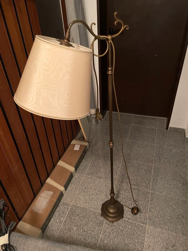 Vintage Stehlampe in Düsseldorf
