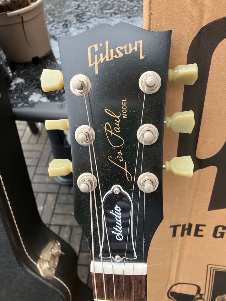 Gibson LP Studio 2009 worn brown Burstbucker Pro in Bielefeld