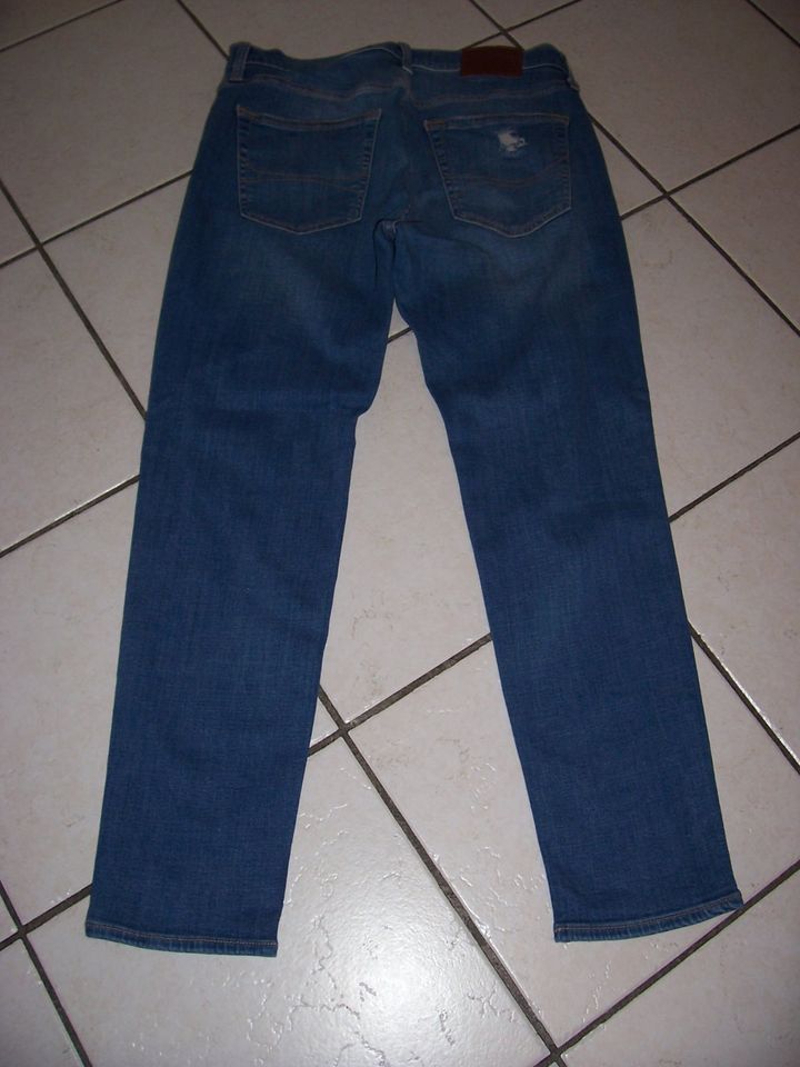 Herren Hollister Jeanshose W32 / L30 * Neuwertig in Adendorf