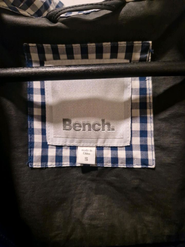 Damen Übergangsjacke Bench Gr. S schwarz in Leipzig