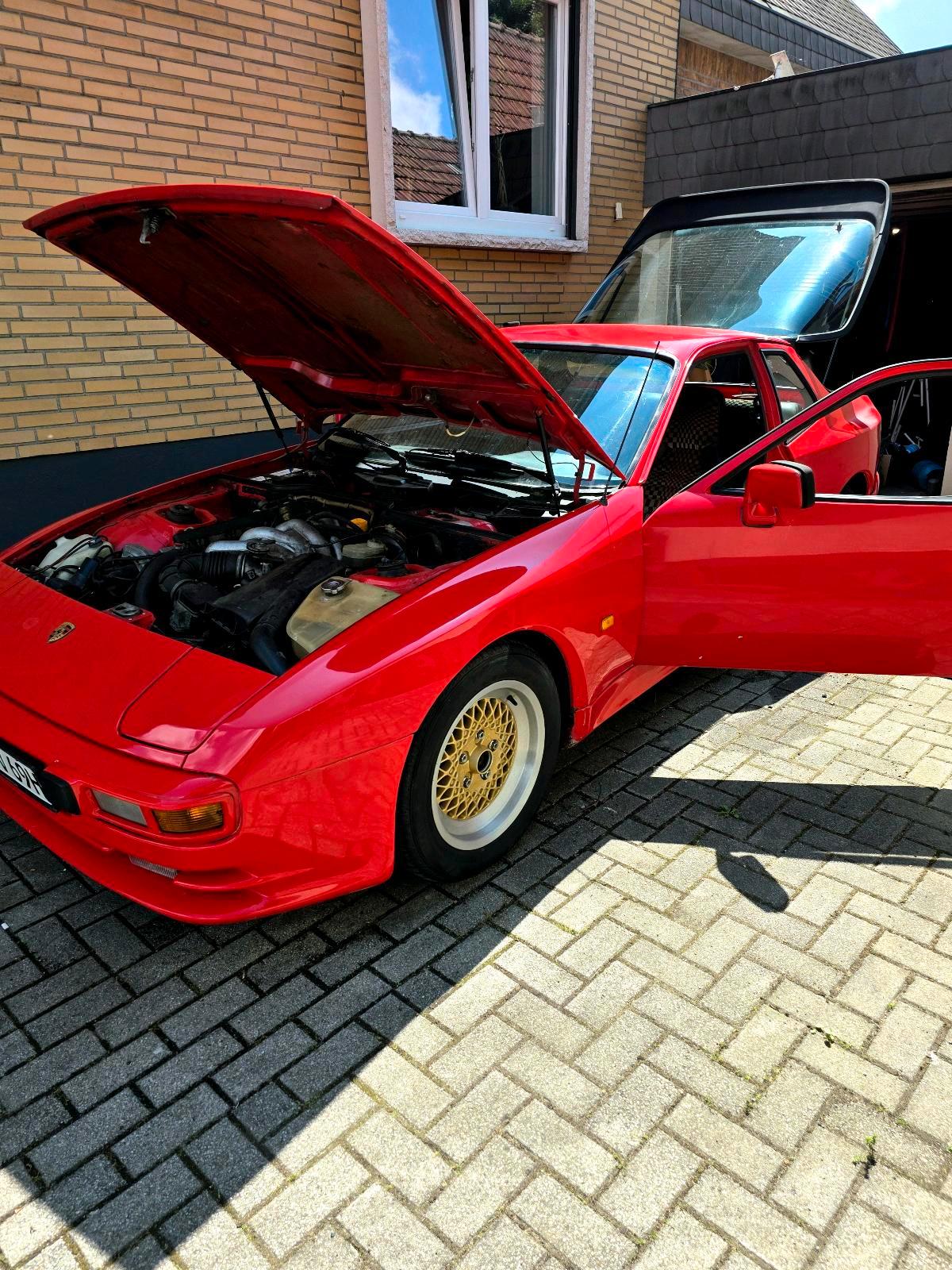 Abbildung des Autos Porsche 944.1