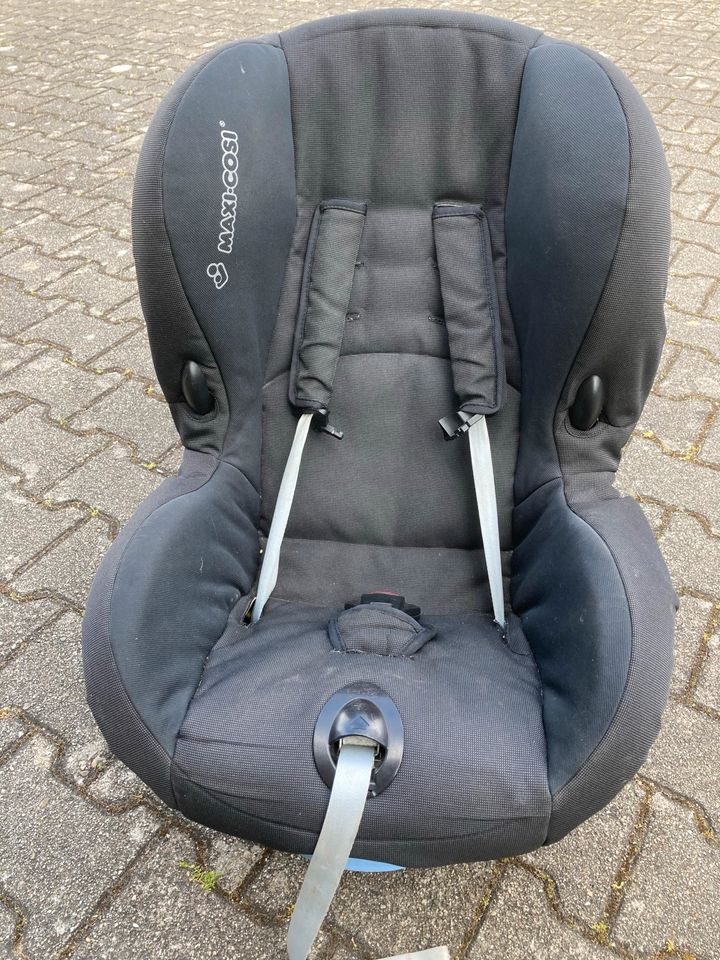 Maxi-Cosi Kindersitz Universal in Illingen