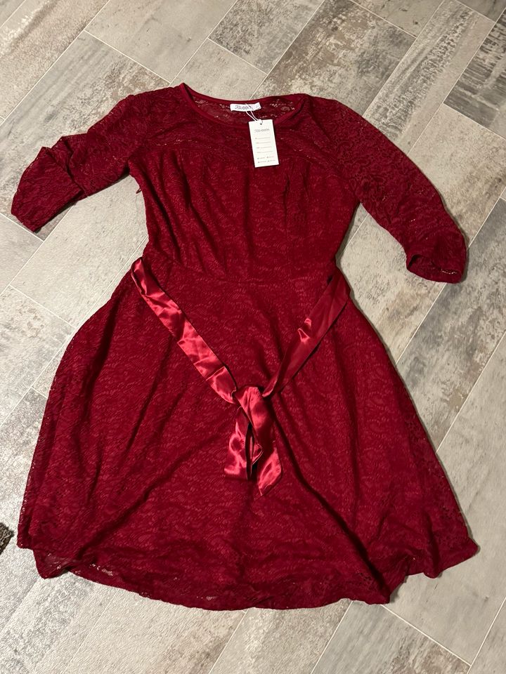 XL Kleid rot neu mit Etikett in Hamm