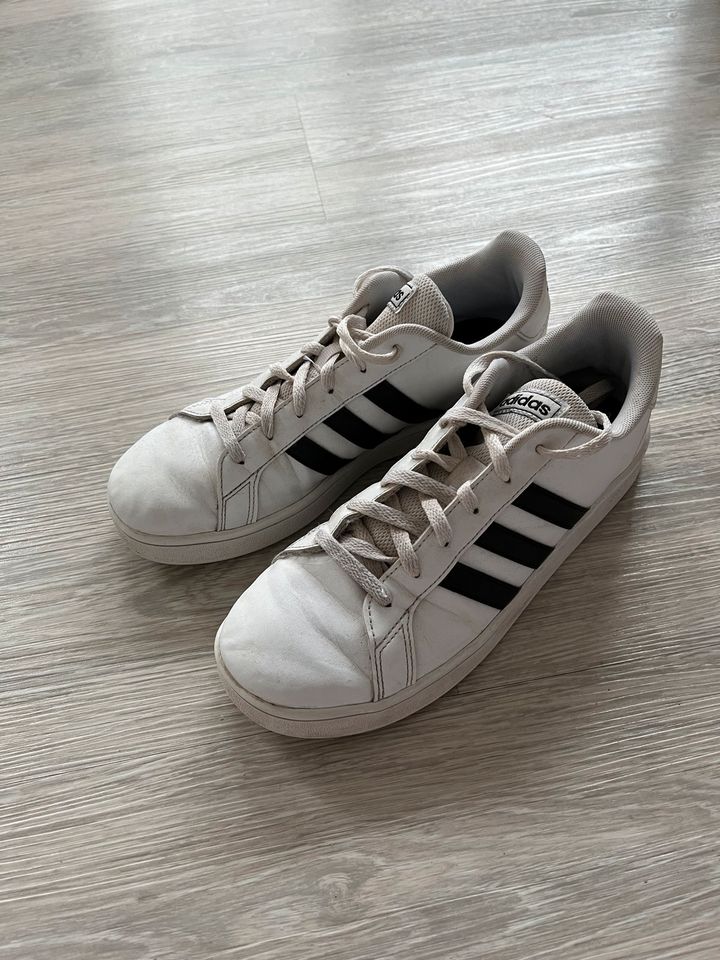 Adidas Sneaker Gr 38 in Cuxhaven