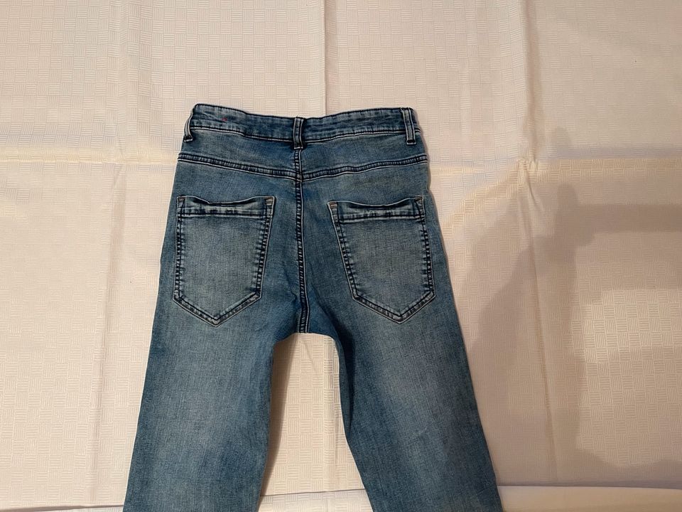 Jeans s.Oliver Größe 176 slim hellblau in Tittling