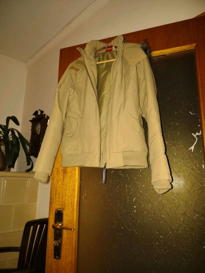 Chiemsee plus minus beige. Jacke, Kapuze , Bomber bordoux in Wilhelmshaven