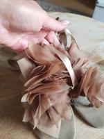 Hübsche Sandalen mit Satinbändern + Rüschen Nürnberg (Mittelfr) - Südstadt Vorschau