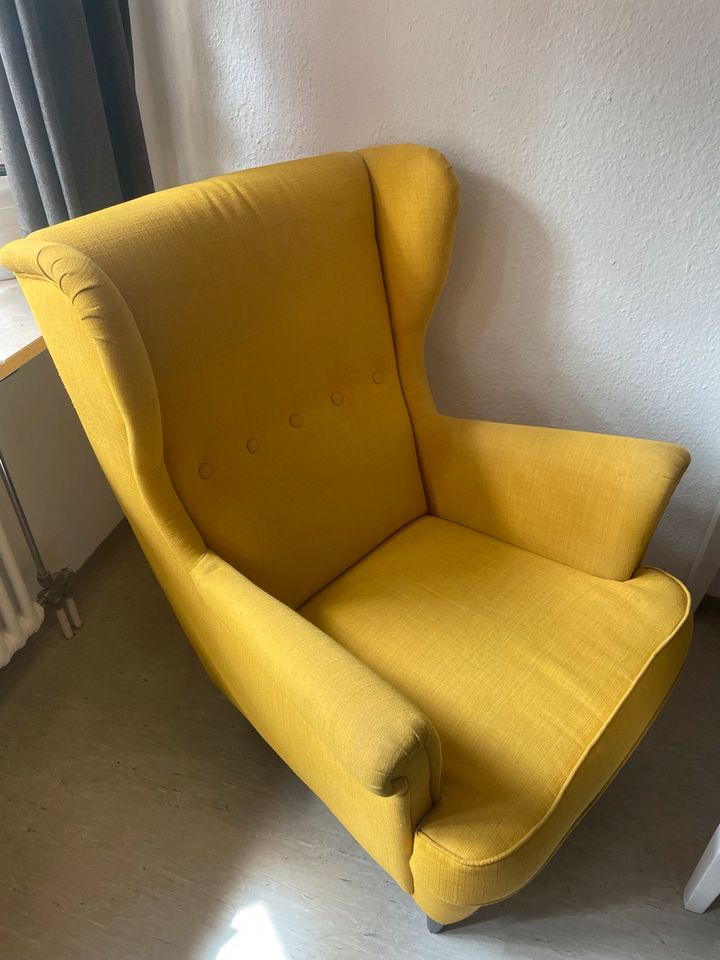 IKEA Strandmon Ohrensessel gelb (Sessel) in Freiburg im Breisgau