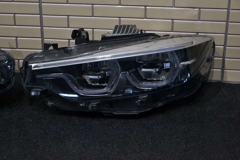 2x BMW M4 F82 F83 F32 F33 Scheinwerfer Full Adaptive LED LCI SET in Krefeld