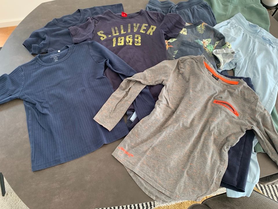 Kleiderpaket Jungs, Shirts, Hosen in Gr. 134 - 140 in Starnberg