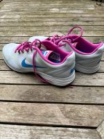 NIKE DUAL FUSION TRAINING WEISs/PINK EUR41 US9.5 UK7 Nordrhein-Westfalen - Leichlingen Vorschau