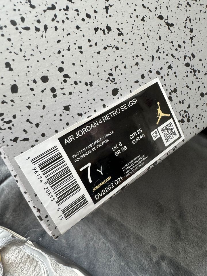 Jordan 4 Photon Dust in Fulda