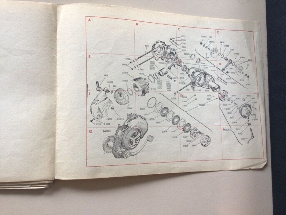 Vespa Ersatzteile katalog 150 von 1955 in Bad Abbach