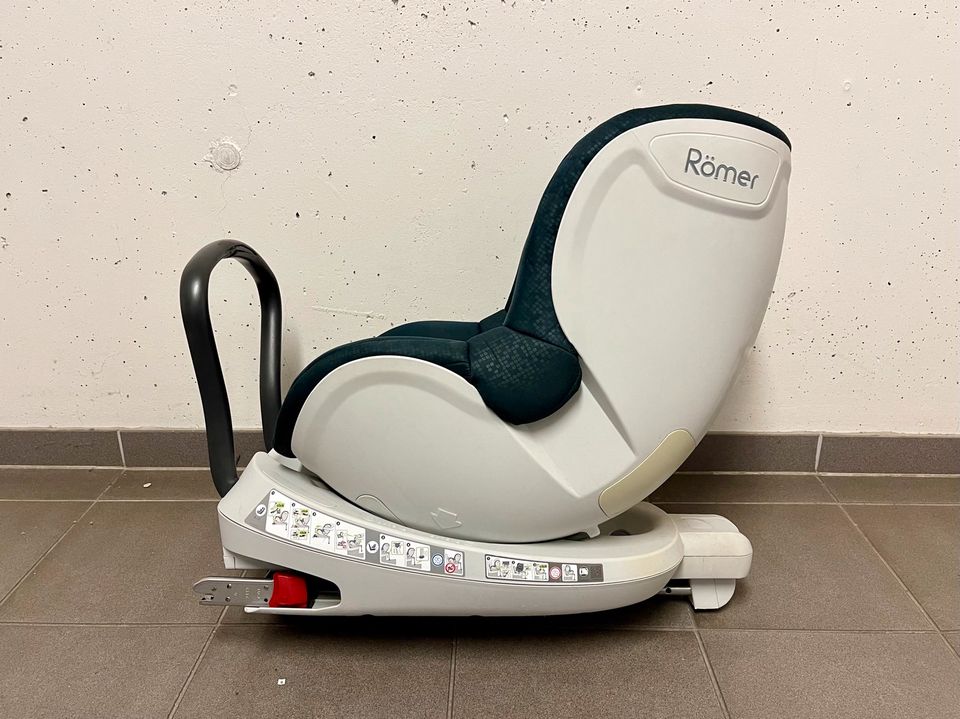 Britax Römer Dualfix 360° Kindersitz Reborder drehbar Isofix in Ichtershausen