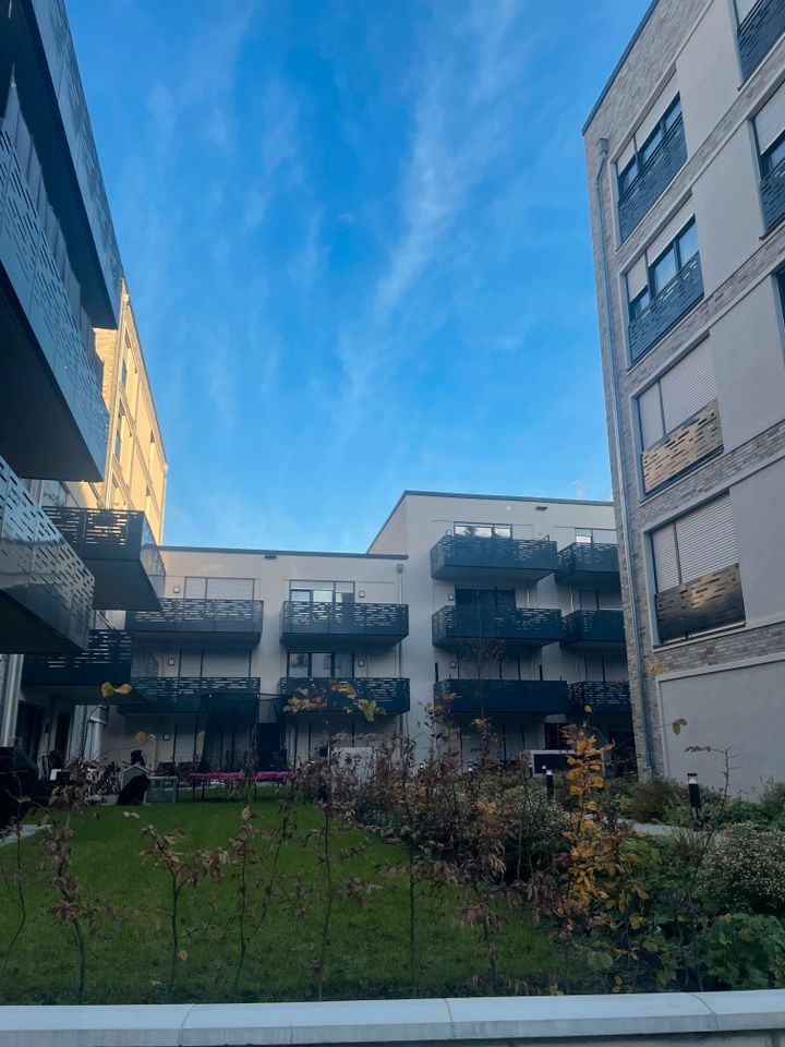 47125/111 Moderne 2-Zimmer-Neubau-Wohnung mit Terrasse in Düsseldorf-Rath in Düsseldorf