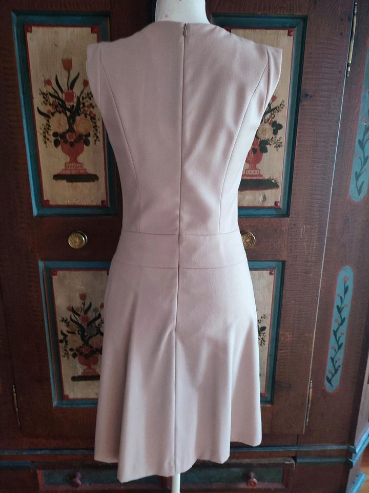 Hugo Boss edles Etuikleid Gürtel Kleid beige Wolle Gr.36 NEU in Jettingen