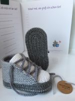 Babyschuhe Socken 12,5cm Grau gestrickt gehäkelt Handarbeit Neu Niedersachsen - Lohne (Oldenburg) Vorschau